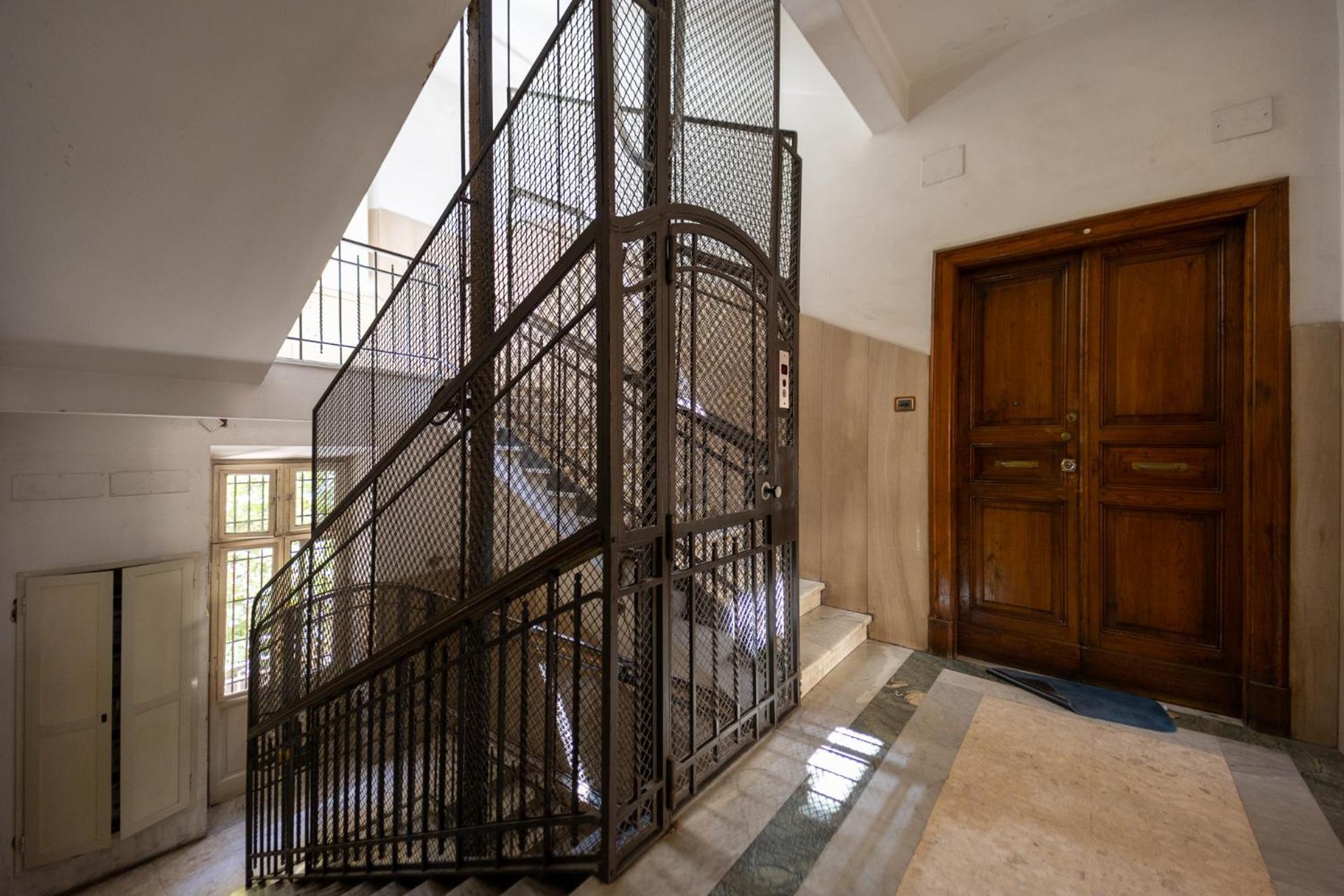 Appartamento Caruso Regal House Roma Esterno foto